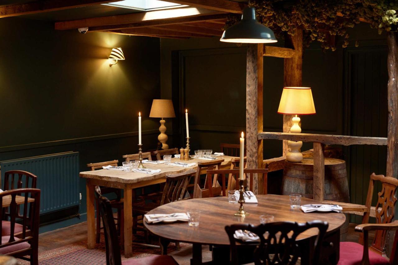 The Queen'S Head Broad Chalke Exterior photo